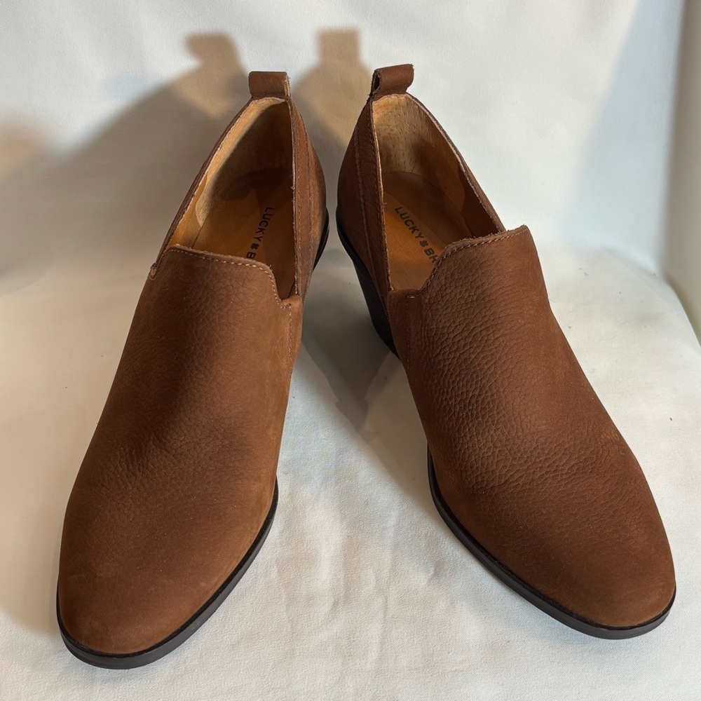 LUCKY BRAND Sz 9.5 Vennia Slip-On Almond Toe Stacked Heel Suede Booties NEW